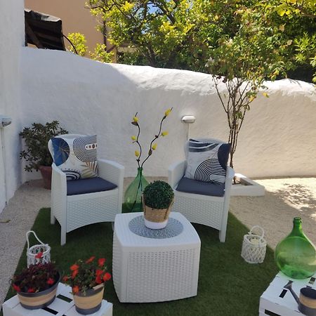 Casa Vacanze Con Giardino I Girasoli - Cin It 09006 - 9 C 2000 R4042- Sorso Buitenkant foto
