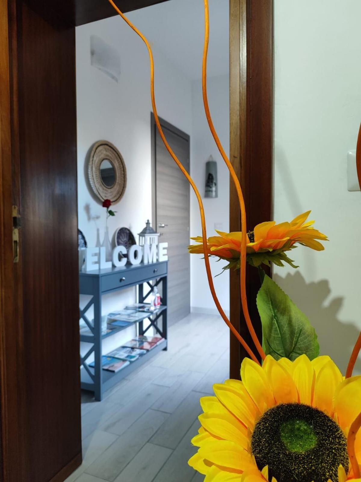 Casa Vacanze Con Giardino I Girasoli - Cin It 09006 - 9 C 2000 R4042- Sorso Buitenkant foto